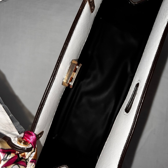 White brandnew none branded purse - Picture 9 of 10